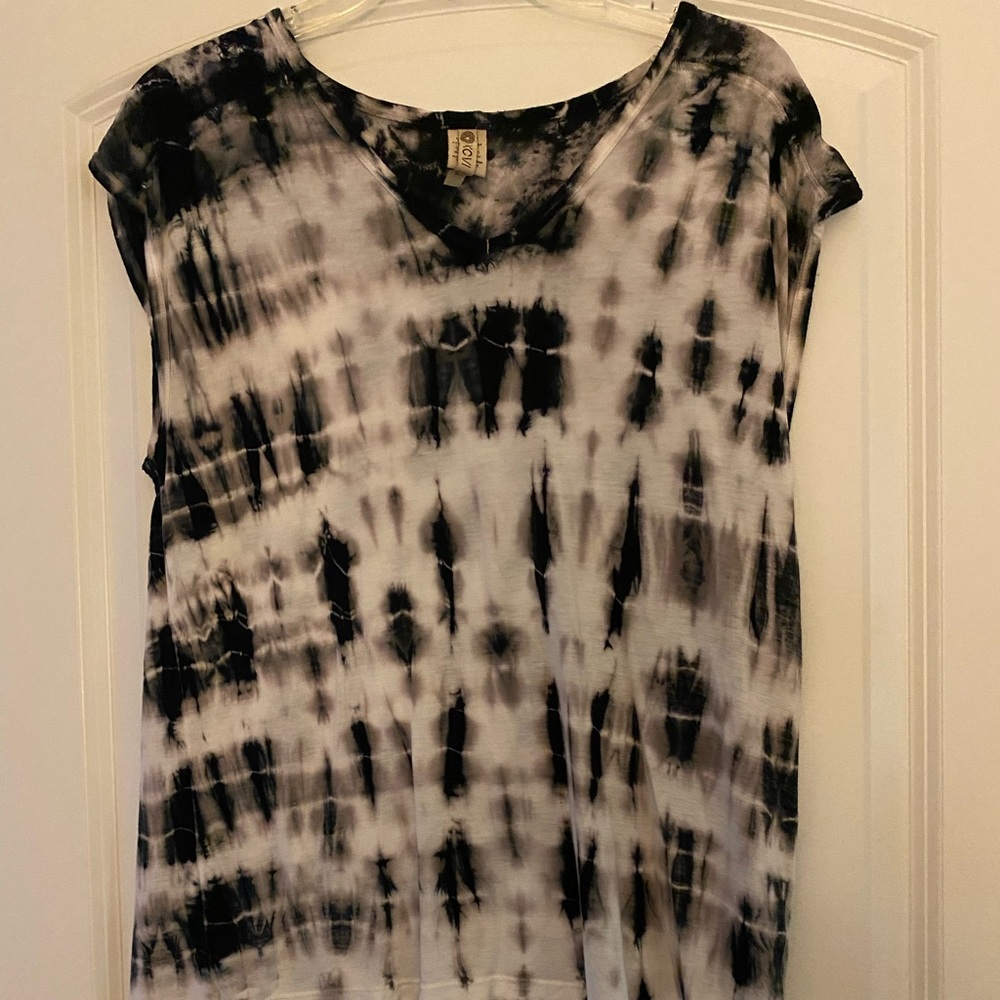 Black and white tie dyed shirt